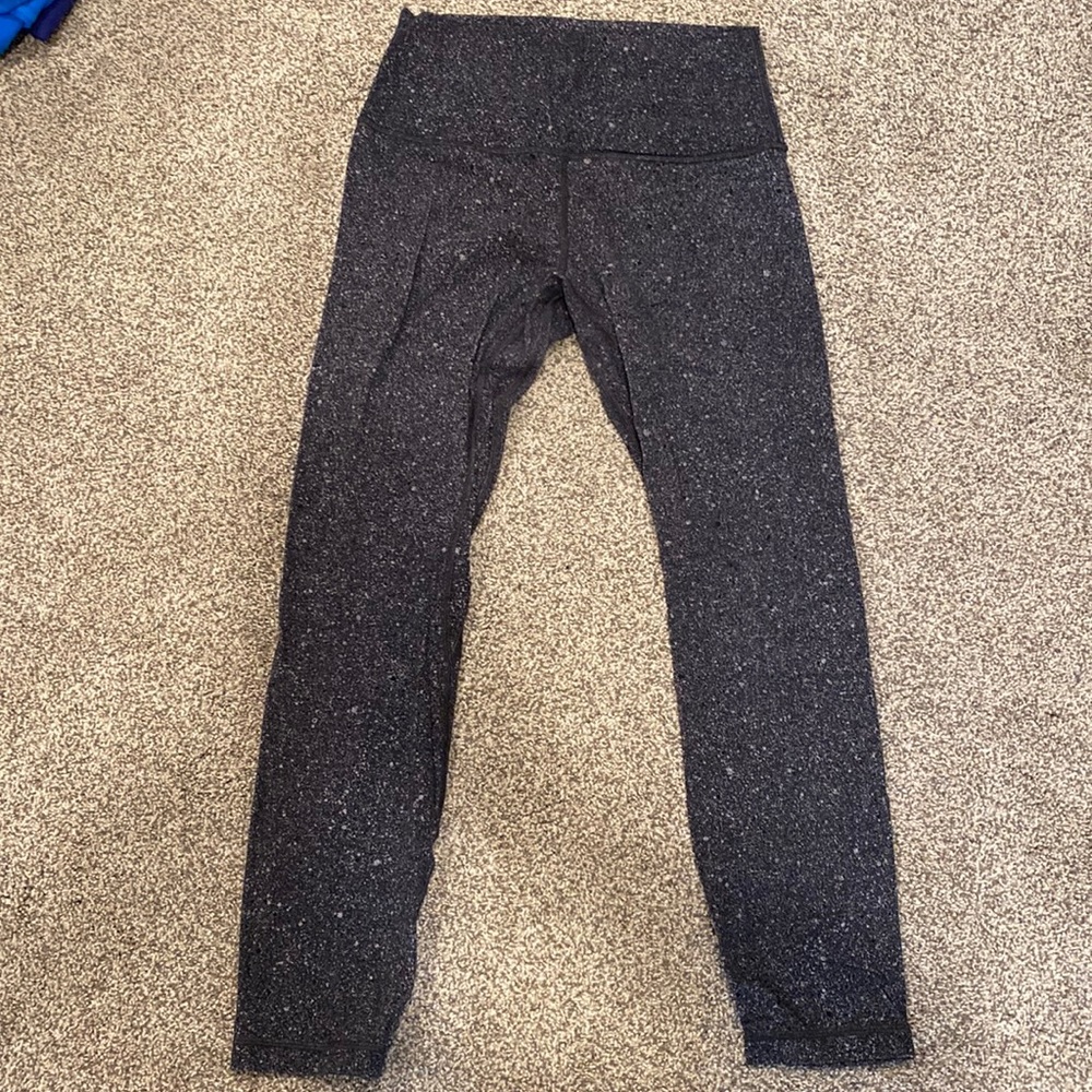 Lululemon align size 6 black speckled. 25”inseam